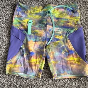 Lululemon Athletica Cargo hiking shorts size 12